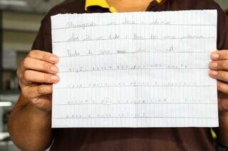 Escrita por menina de oito anos, carta é de agradecimento pela padaria. (Foto: Juliano Almeida)