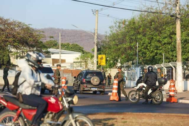 Lula chega &agrave;s 10h no Pantanal, onde vento gelado contrasta com fogo