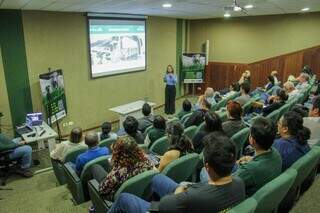 Palestra sobre o Programa Semente Legal, realizada no Crea-MS (Foto: Juliano Almeida)