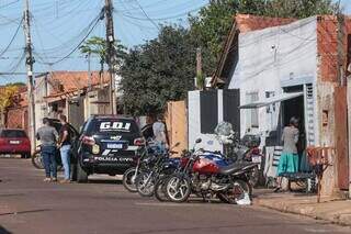 Policiais do GOI na região onde crime ocorreu na manhã deste sábado (Foto: Marcos Maluf/Arquivo) 