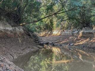 Trecho que está secando no Rio da Prata. (Foto: Marcos Maluf)