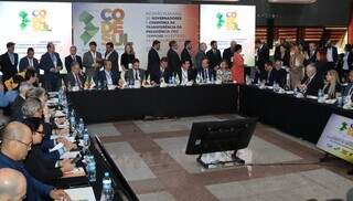 Secretários de Estado, autoridades e senadores participaram da reunião que deu posse a Riedel (Foto: Osmar Veiga) 