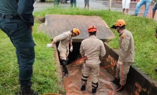 Fam&iacute;lia de crian&ccedil;a morta em canal pluvial ganha indeniza&ccedil;&atilde;o de R$ 70 mil