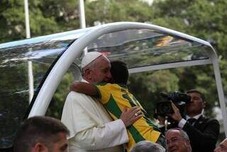 Momento do abraço entre o Papa e Nathan (Foto: Arquivo Pessoal)