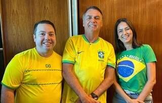 Rodolfo e Gianni com Bolsonaro; esposa parlamentar deve retirar candidatura e ser vice (Foto: Reprodução)