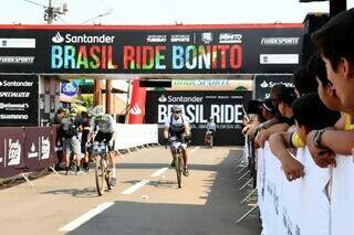 Ciclistas no Brasil Ride Bonito (Foto: Divulgação/ Brasil Ride)