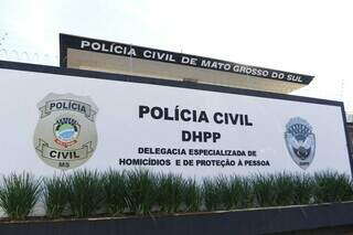 Fachada da DHPP, que investigava sumiço de jovem. (Foto: Paulo Francis)