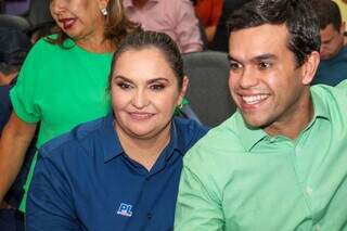 A coronel da PM e candidata a vice, Neidy Nudes Barbosa, ao lado do deputado federal e candidato a prefeito, Beto Pereira. (Foto: Juliano Almeida)