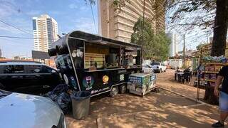 Trailer do Henrique Lopes é um dos que permanecem estacionados próximo ao parque. (Foto: Antonio Bispo)