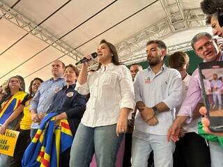 Prefeita Adriane Lopes durante discurso de lançamento de campanha (Foto: Fernanda Palheta)