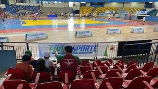 Torcida acompanhando partida que valia a 3ª colocação (Foto: Antonio Bispo)