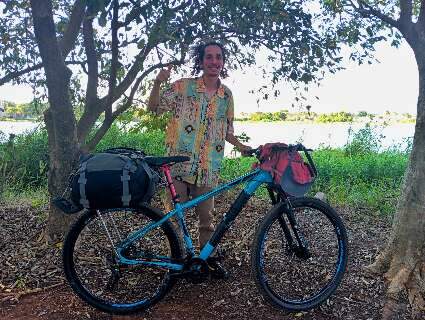 Há 5 anos, Alejandro largou a Venezuela para viajar de bicicleta