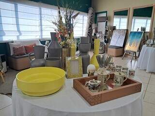 Itens de decoração disponíveis no bazar da AACC (Foto: Divulgação)