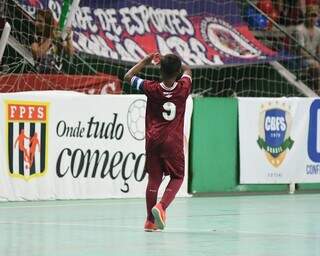 Jogador do Fluminense comemorando gol diante do time de MS (Foto: @victoraznar)