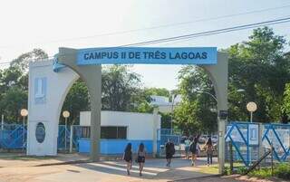 Entrada do câmpus II da UFMS em Três Lagoas. (Foto: Divulgação UFMS)