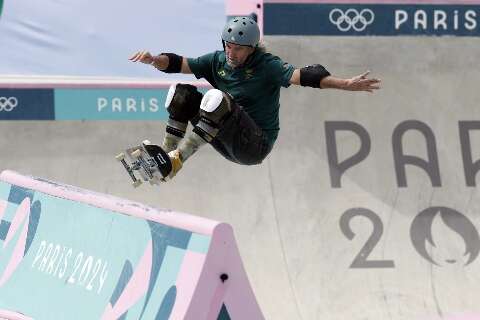 "Tiozão do Skate" encanta brasileiros e garante que encarou onça no Pantanal