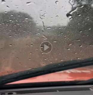 Chuva controla fogo em Corumb&aacute;, mas focos resistem em Miranda 