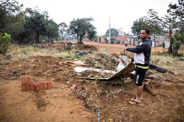 Prefeitura diz que derrubou barracos para evitar consolida&ccedil;&atilde;o de nova favela