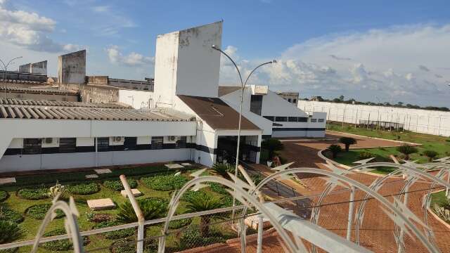 TJ rejeita bloqueadores de celular em pres&iacute;dios 