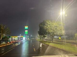 Campo Grande amanhece tomada por fuma&ccedil;a das queimadas, mas com chance de chuva