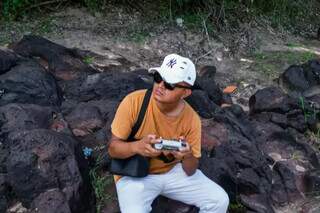 Jean &eacute; um guardi&atilde;o que ajuda a &lsquo;mapear&rsquo; fogo para salvar a beleza