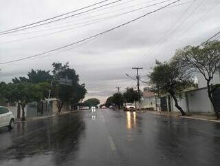 Chuva nesta manhã também atingiu Corumbá (Foto: Direto das Ruas)