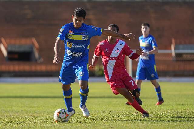 Dourados recupera vantagem e avan&ccedil;a &agrave; final do Estadual Sub-20