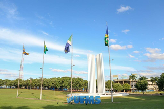 Monumento da Cidade Universitária, em Campo Grande, campus que irá sediar evento científico. (Foto: Paulo Francis/Arquivo do Campo Grande News)