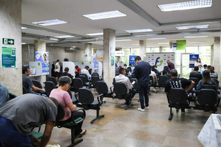 Movimentação de candidatos em busca de emprego na Funtrab de Campo Grande. (Foto: Arquivo/Campo Grande News)