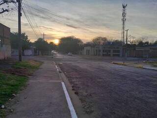 Sol dando as caras em Corumbá nas primeras horas do dia (Foto: Direto das Ruas) 