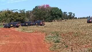 Equipes da Força Nacional em nova área de ocupações indígenas, em Douradina (Foto: Direto das Ruas)