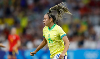 A atacante de Priscila, de 19 anos, durante confronto em campo. (Foto: Rafael Ribeiro/CBF)