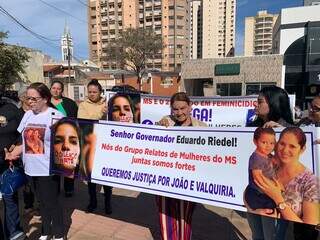 Grupo Relato de Mulheres - Juntas Somos Mais Fortes, na Depac nesta terça-feira (Foto Natália Olliver)