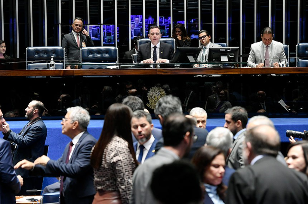 Projeto de lei que renegocia débitos dos estados é aprovado no Senado ...