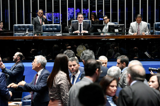 O presidente do Congresso e autor da proposta, Rodrigo Pacheco, durante a sessão deliberativa desta quarta (14). (Foto: Jefferson Rudy/Senado Federal)