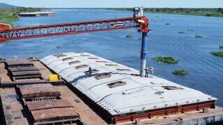 Transporte de mercadorias pelo Rio Paraguai (Foto: Toninho Ruiz) 