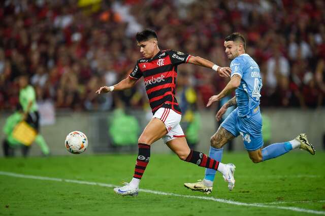 Flamengo vence no Maracan&atilde; e sai na frente pela Libertadores