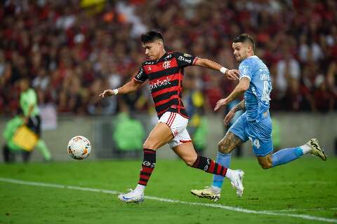 Flamengo vence no Maracanã e sai na frente pela Libertadores