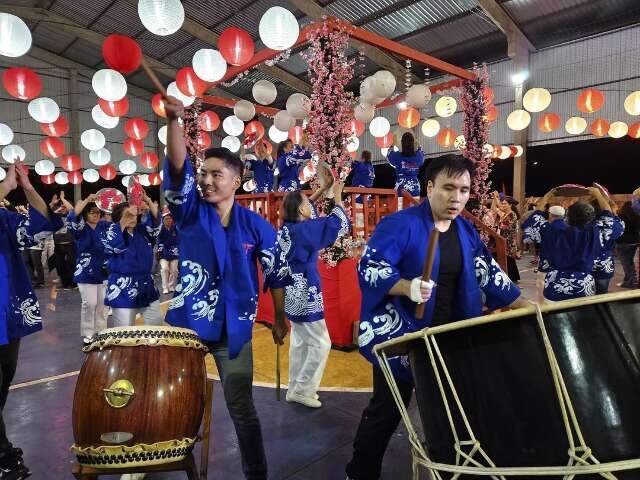 Hoje tem Festival Bon Odori, Sepultura e festa do flashback 