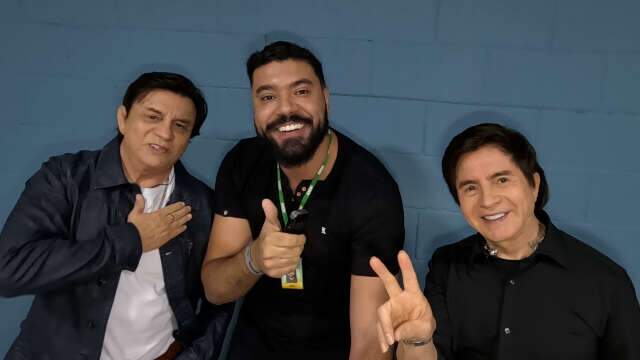 Celebrando 50 anos, Chit&atilde;ozinho e Xoror&oacute; falam de Silvio Santos