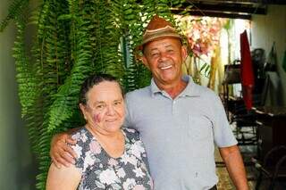 Dorcas e Domingos construíram a casa juntos (Foto: Juliano Almeida)