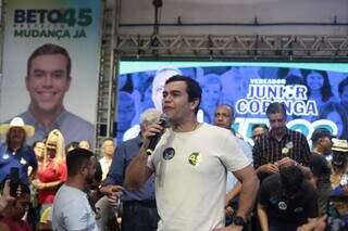 Deputado federal e candidato a prefeito, Beto Pereira (PSDB), durante lançamento de candidatura de vereador na manhã deste domingo (18) (Foto: Marcos Maluf)