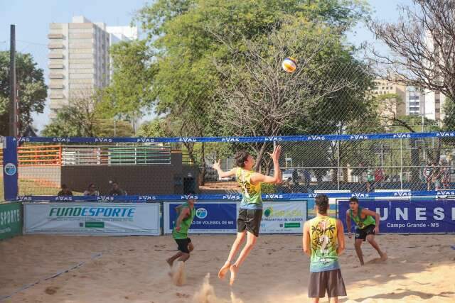 Circuito Estadual de V&ocirc;lei de Praia re&uacute;ne 88 equipes no Belmar Fidalgo