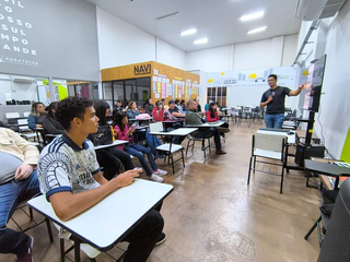 Turma recebe curso gratuito de oratória do ParkTec, em Campo Grande. (Foto: Reprodução/Sejuv)