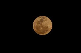 Superlua azul vista do centro de Campo Grande (Foto: Juliamo Almeida)