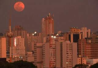 Foto tirada no fim da tarde da Superlua azul (Foto: Wilmar Carrilho)