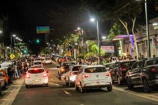 Carros trafegando pela 14 de Julho, cena que não será mais vista a partir de sexta-feira, dia 23 (Foto: Juliano Almeida/Arquivo)