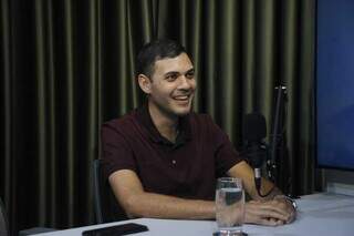 Luso de Queiroz, candidato do Psol à prefeitura durante entrevista (Foto: Paulo Francis)