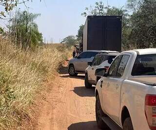 Estrada está com congestionamento de carros nesta terça-feira. (Foto: Direto das Ruas)