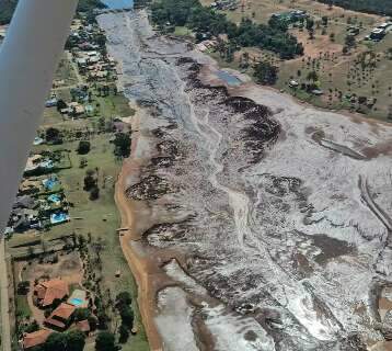 Barragem fica a 8 km de rodovia e prefeito diz não entender motivo de rompimento